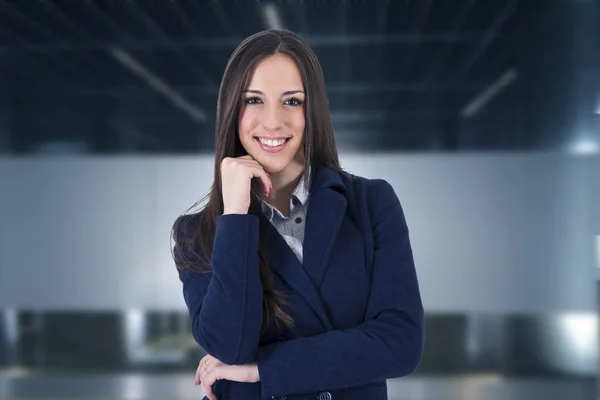 Mujer joven de negocios — Foto de Stock