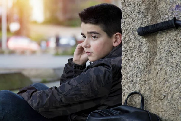 Niño en la calle —  Fotos de Stock