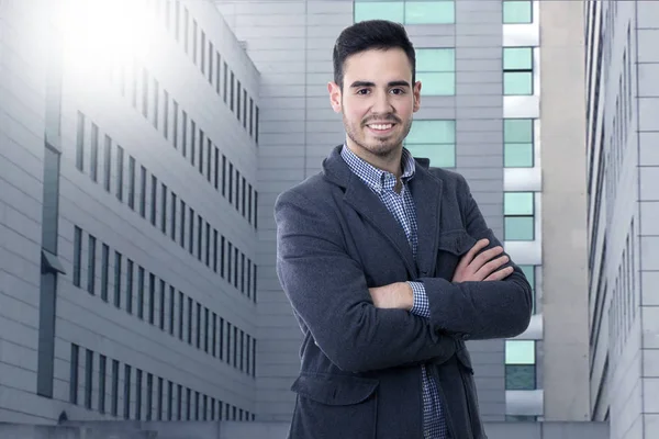 Joven hombre de negocios moderno — Foto de Stock