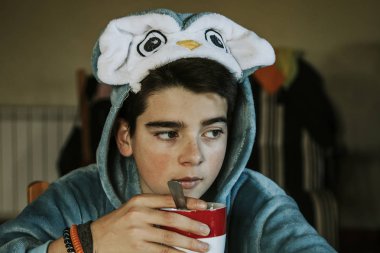 Kahvaltı ile gizlenmiş 