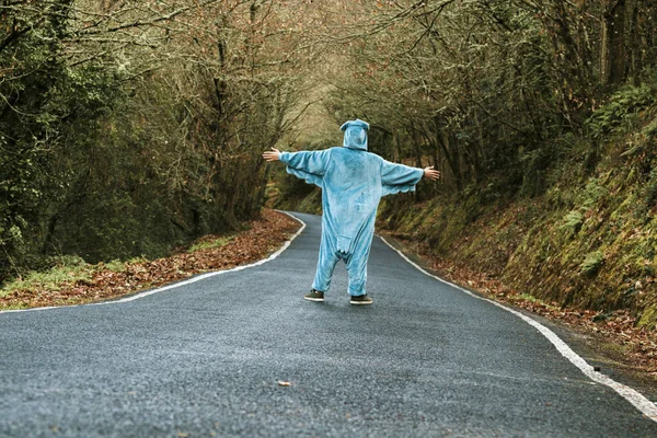 Costume dziecka na zewnątrz — Zdjęcie stockowe