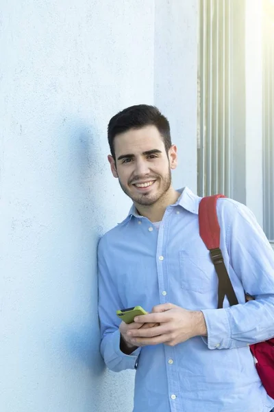 Man med mobiltelefon — Stockfoto