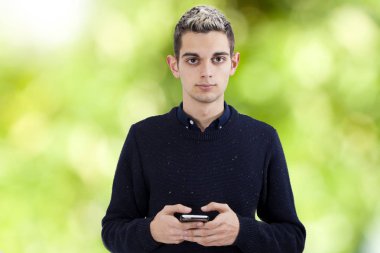 Teen cep telefonu ile
