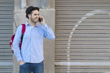 adam ile hareket eden 