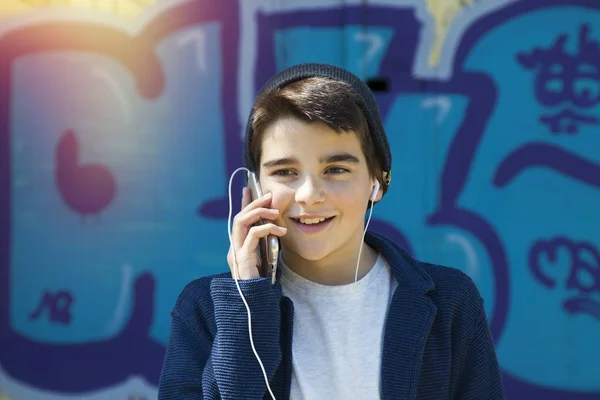 Child with mobile — Stock Photo, Image