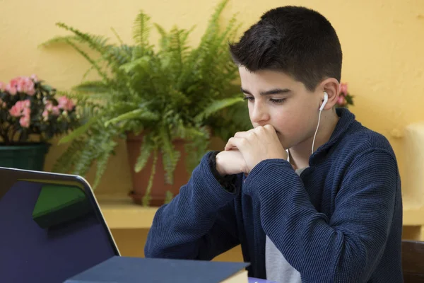 Child studying, education — Stock Photo, Image