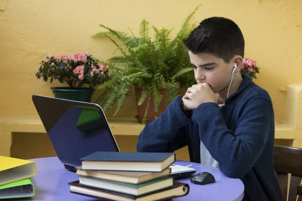 Student with books — Stock Photo, Image