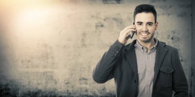 adam cep telefonu, iş ile