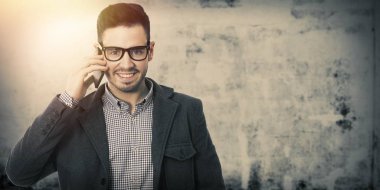 adam cep telefonu, iş ile