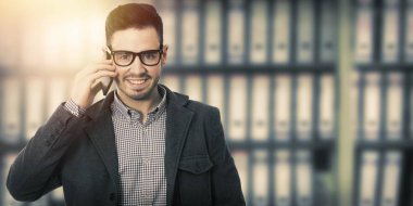 adam cep telefonu, iş ile