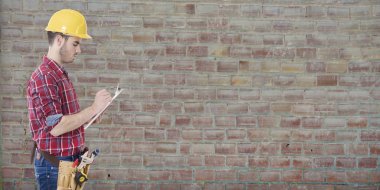 çalışan adam İnşaat