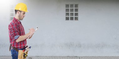 çalışan adam İnşaat