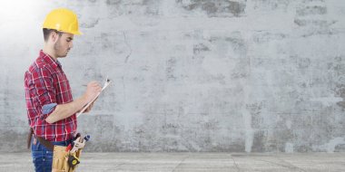 çalışan adam İnşaat