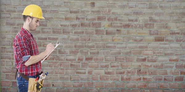 çalışan adam İnşaat