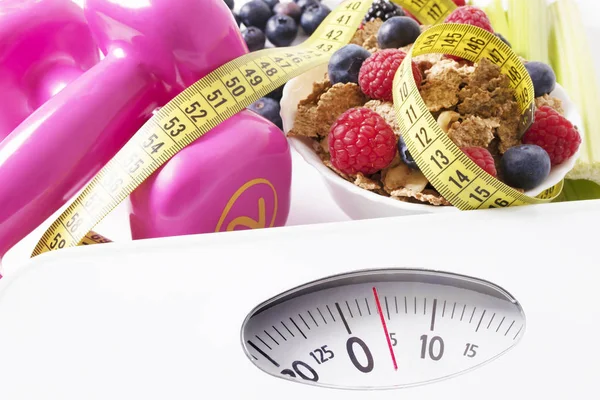 Şerit ölçü ölçeği, kavram diyet ile — Stok fotoğraf