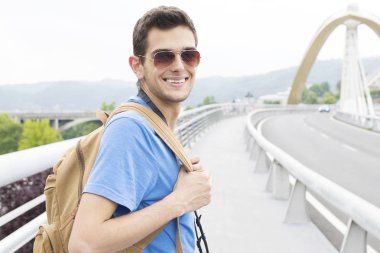 young'ın gezi kenti ziyaret etmek
