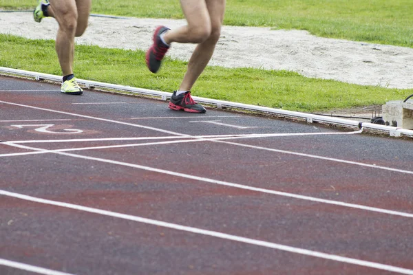 Sportowe bieżnia lekkoatletyczna, biegaczy — Zdjęcie stockowe