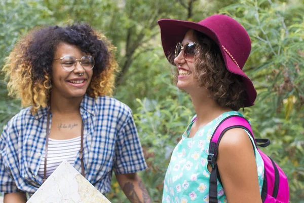 Friends on travel, young woman — Stock Photo, Image