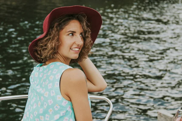 Girl on the yacht — Stock Photo, Image