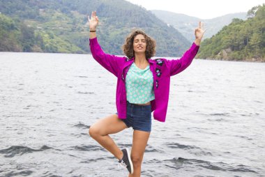 Açık yoga uygulamak