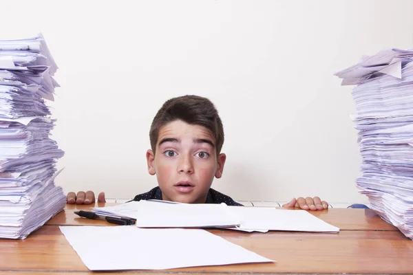 Niño en la escuela — Foto de Stock