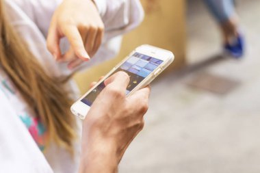 el ile hareket eden telefon 