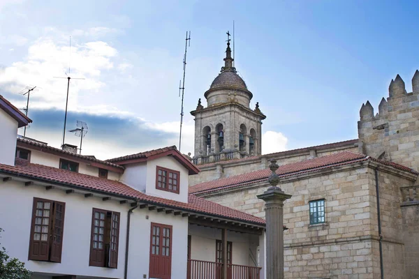 Paisaje Urbano Con Torre Catedral —  Fotos de Stock