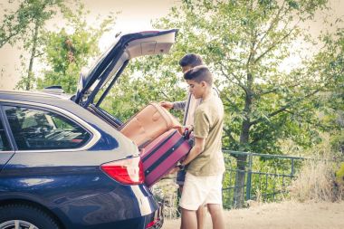 Arabayla seyahat edenler