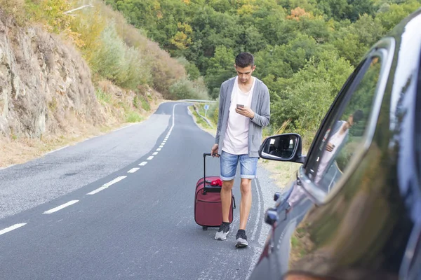 Personas que viajan en coche — Foto de Stock