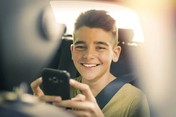 Kind in de auto — Stockfoto