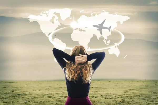 Concetto Viaggio Donna Con Mappa Mondo Aereo — Foto Stock