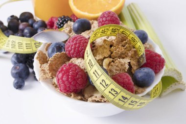 Hububat ve şerit metre, diyet kavramı ile meyve