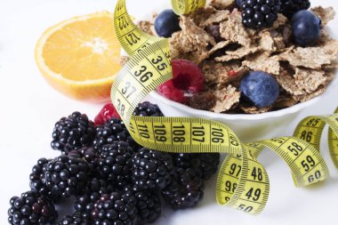 Hububat ve şerit metre, diyet kavramı ile meyve