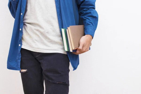 Närbild Studentens Händer Med Böckerna — Stockfoto