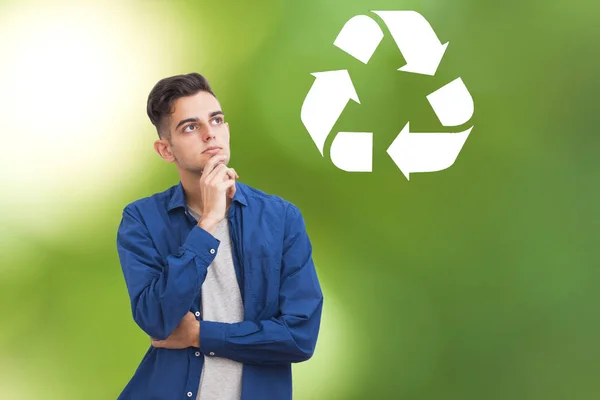 Jovem Com Símbolo Reciclagem — Fotografia de Stock