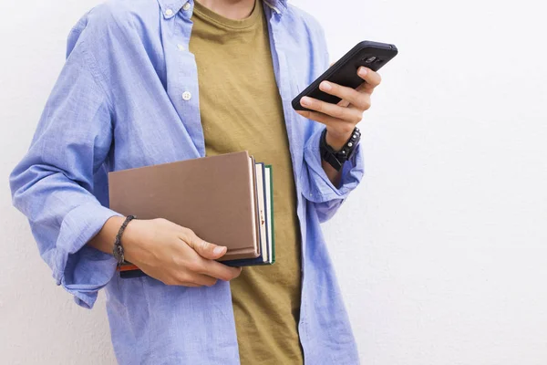 Ungdomsstudent Med Bøker – stockfoto