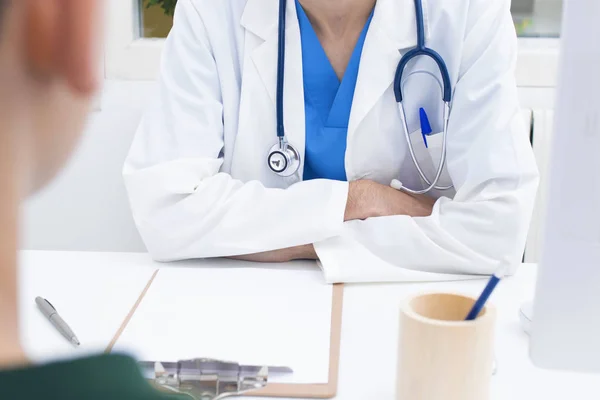 Médico Con Paciente Consulta —  Fotos de Stock