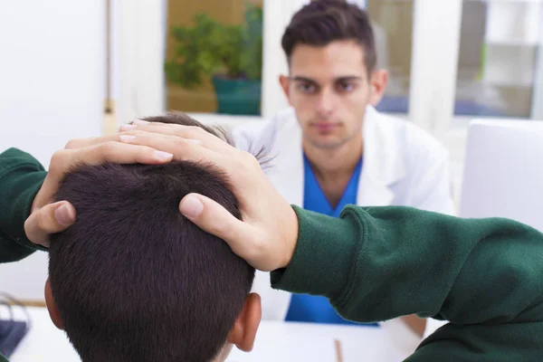 Médico Com Paciente Consulta — Fotografia de Stock