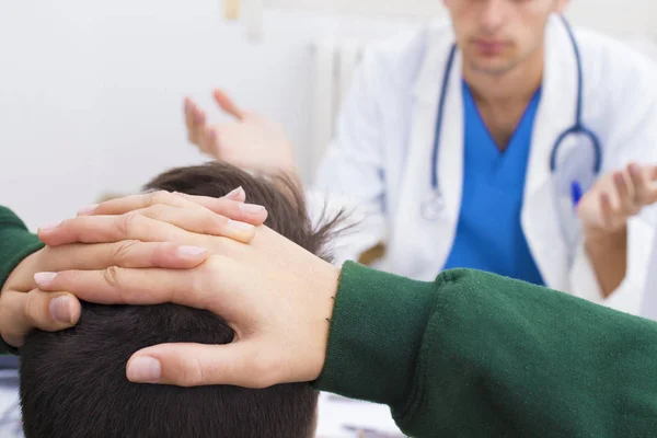 Médico Com Paciente Consulta — Fotografia de Stock