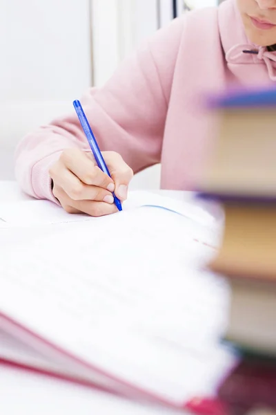 Primer Plano Mano Del Niño Escritura —  Fotos de Stock