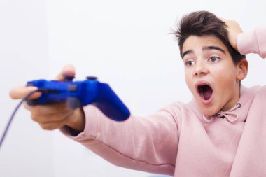 Çocuk video oyunun komut ile