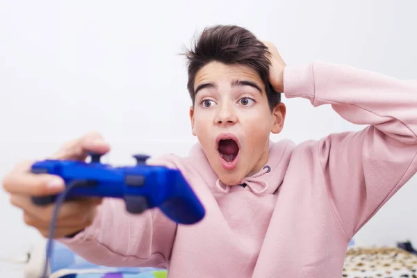 Barn Med Kommandot Videospel — Stockfoto