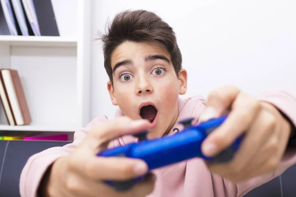 Niño Con Joystick Jugando Juego —  Fotos de Stock