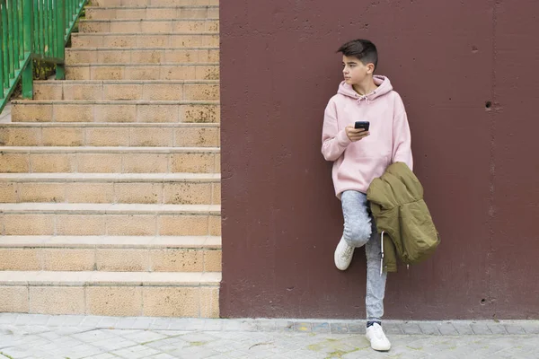 Child Mobile Phone Wall City Street Teenagers — Stock Photo, Image