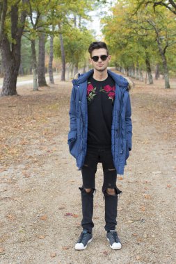 Genç açık havada sonbahar moda