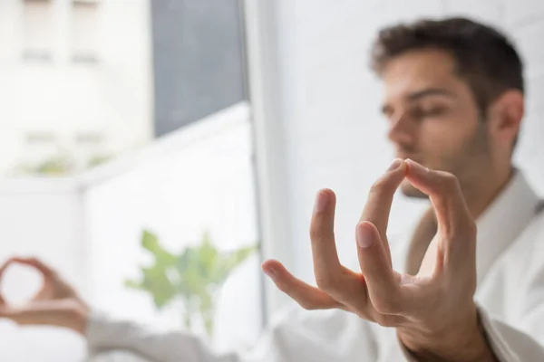 Uomo Praticare Yoga Con Posizione Meditazione — Foto Stock