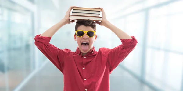 Niño Con Libros Texto Cabeza Gafas Sol Escuela —  Fotos de Stock