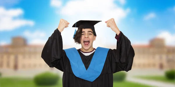 Abschluss Auf Dem Campus Junge Studentin Mit Abschluss — Stockfoto