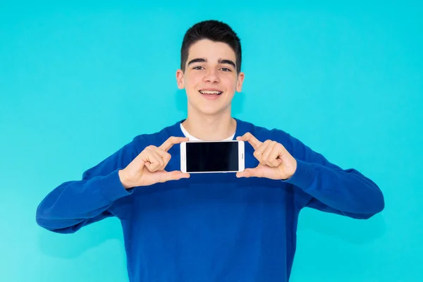 Jeune Homme Adolescent Avec Téléphone Mobile Isolé Sur Fond Couleur — Photo