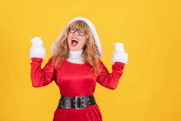 Mulher Santa Claus Isolado Exaltado Celebrando Sucesso Natal — Fotografia de Stock